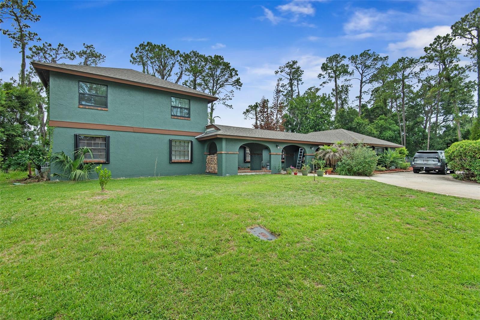 326 Wellington Dr Property Photo