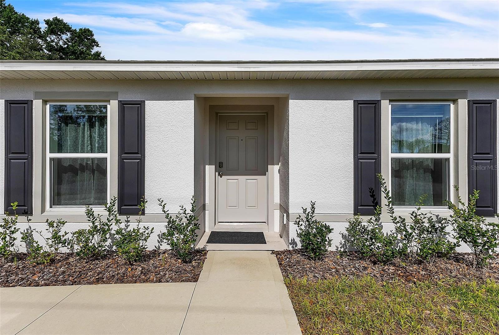 22 Round Tree Dr Property Photo 2