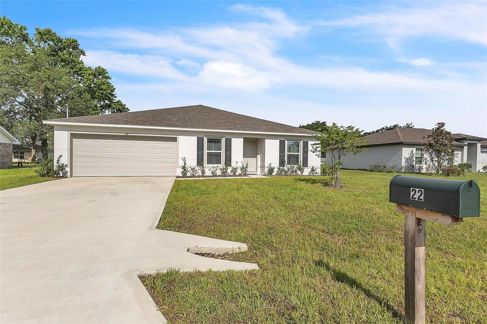 22 Round Tree Dr Property Photo 3