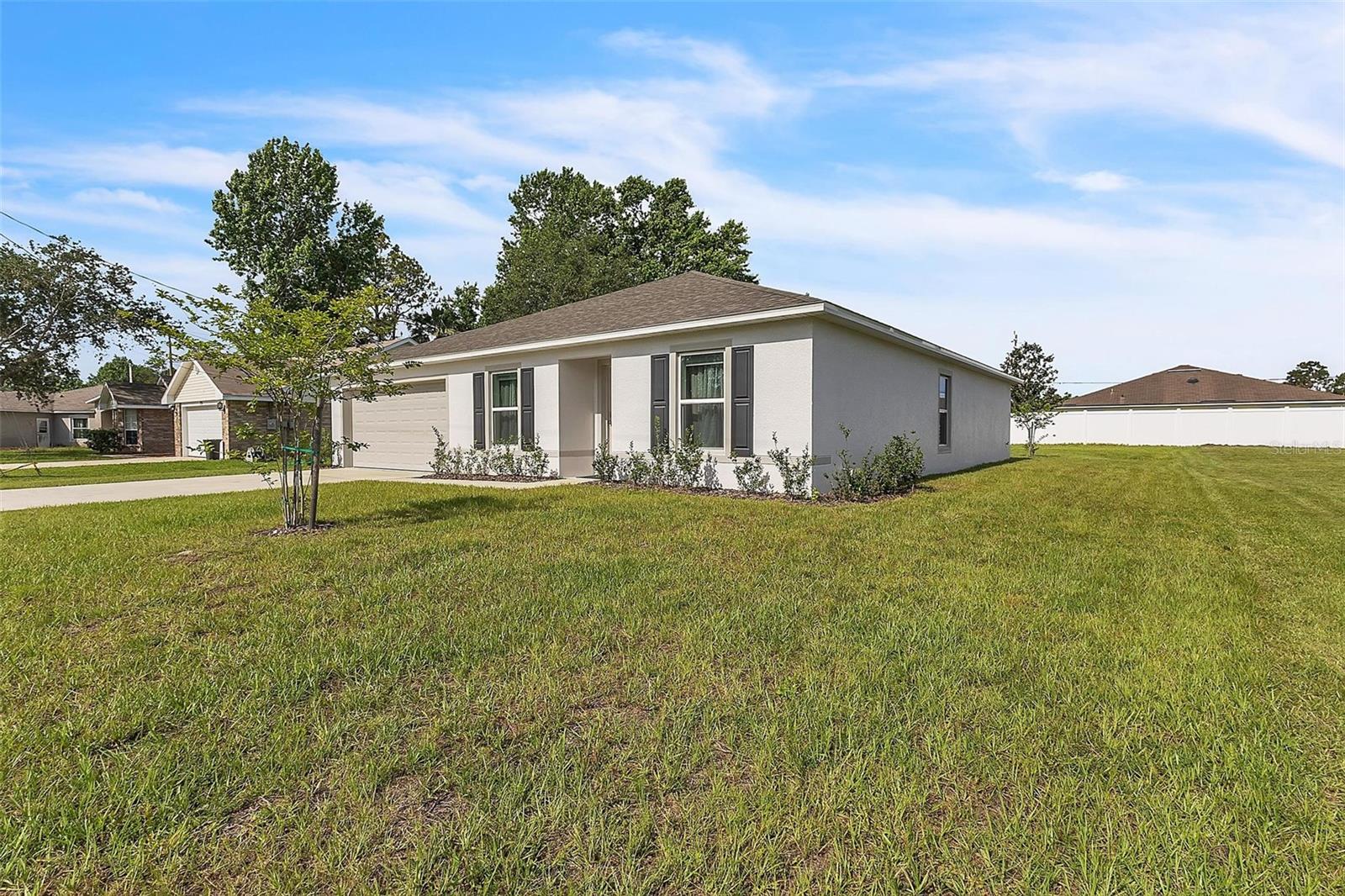 22 Round Tree Dr Property Photo 5
