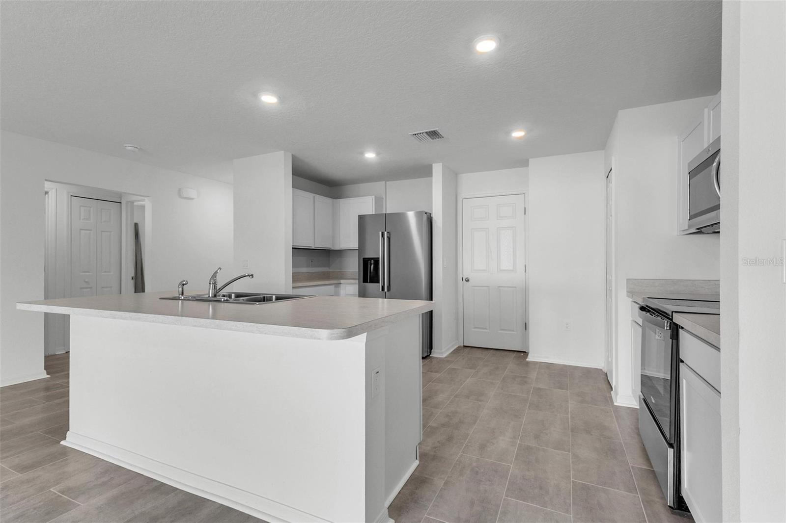 22 Round Tree Dr Property Photo 11