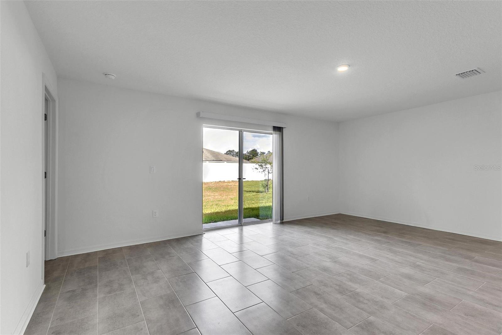 22 Round Tree Dr Property Photo 16