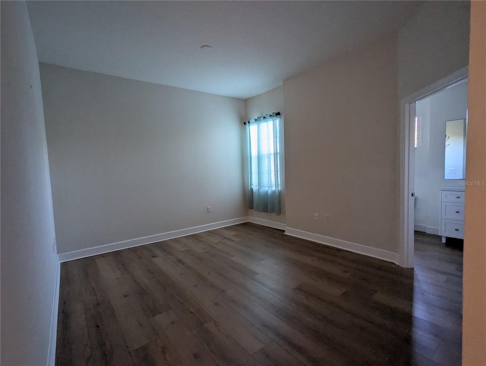 200 Riverfront Dr #d101 Property Photo 8