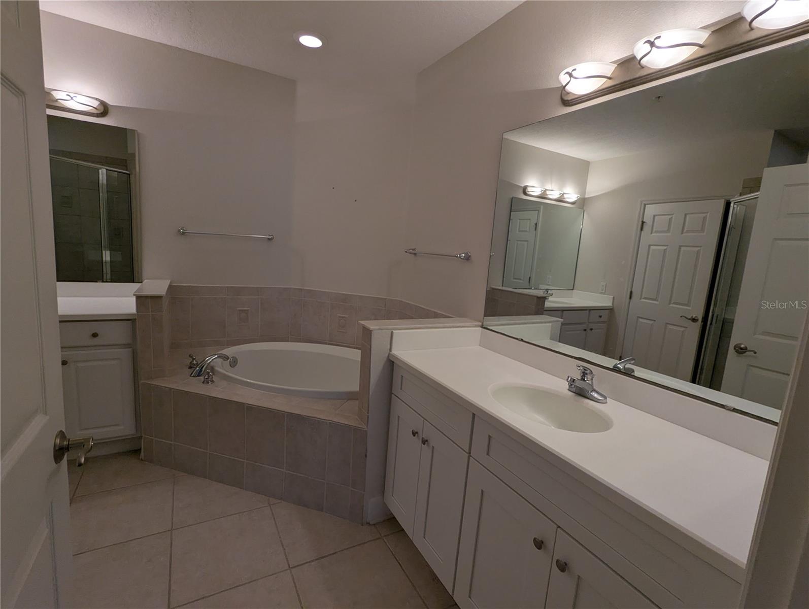 200 Riverfront Dr #d101 Property Photo 10