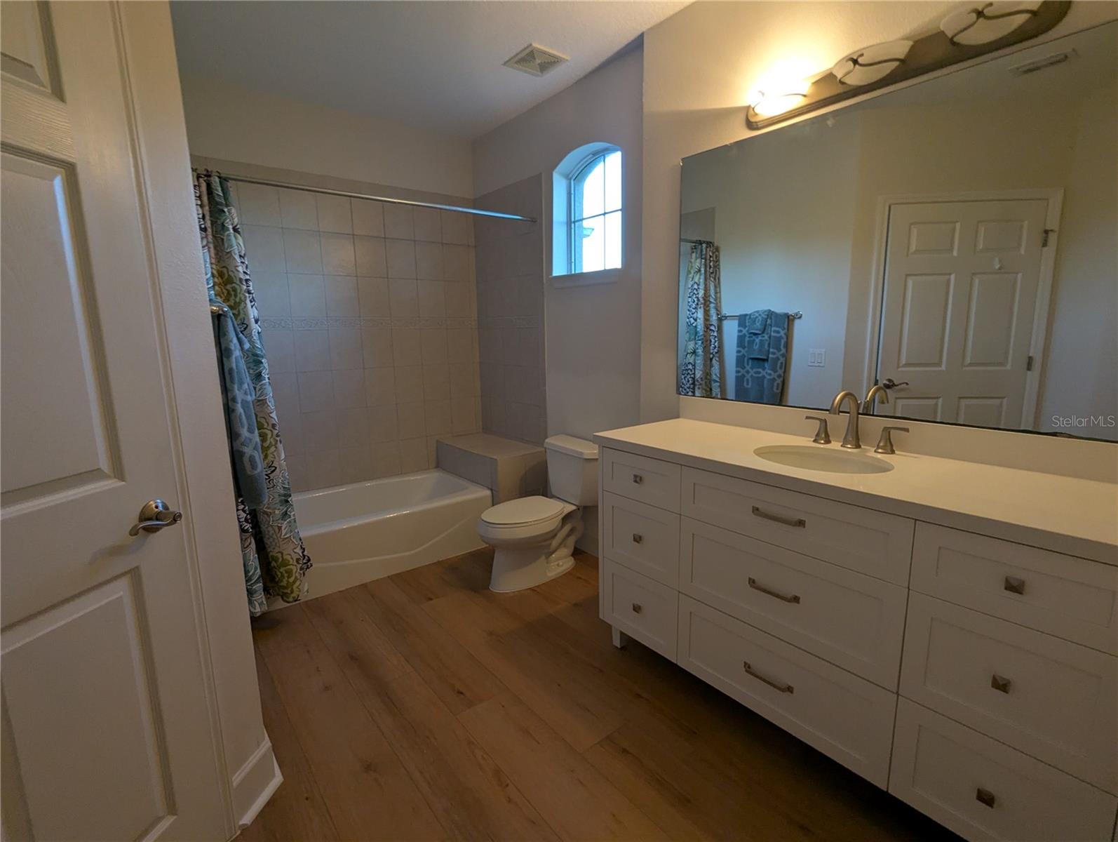 200 Riverfront Dr #d101 Property Photo 13