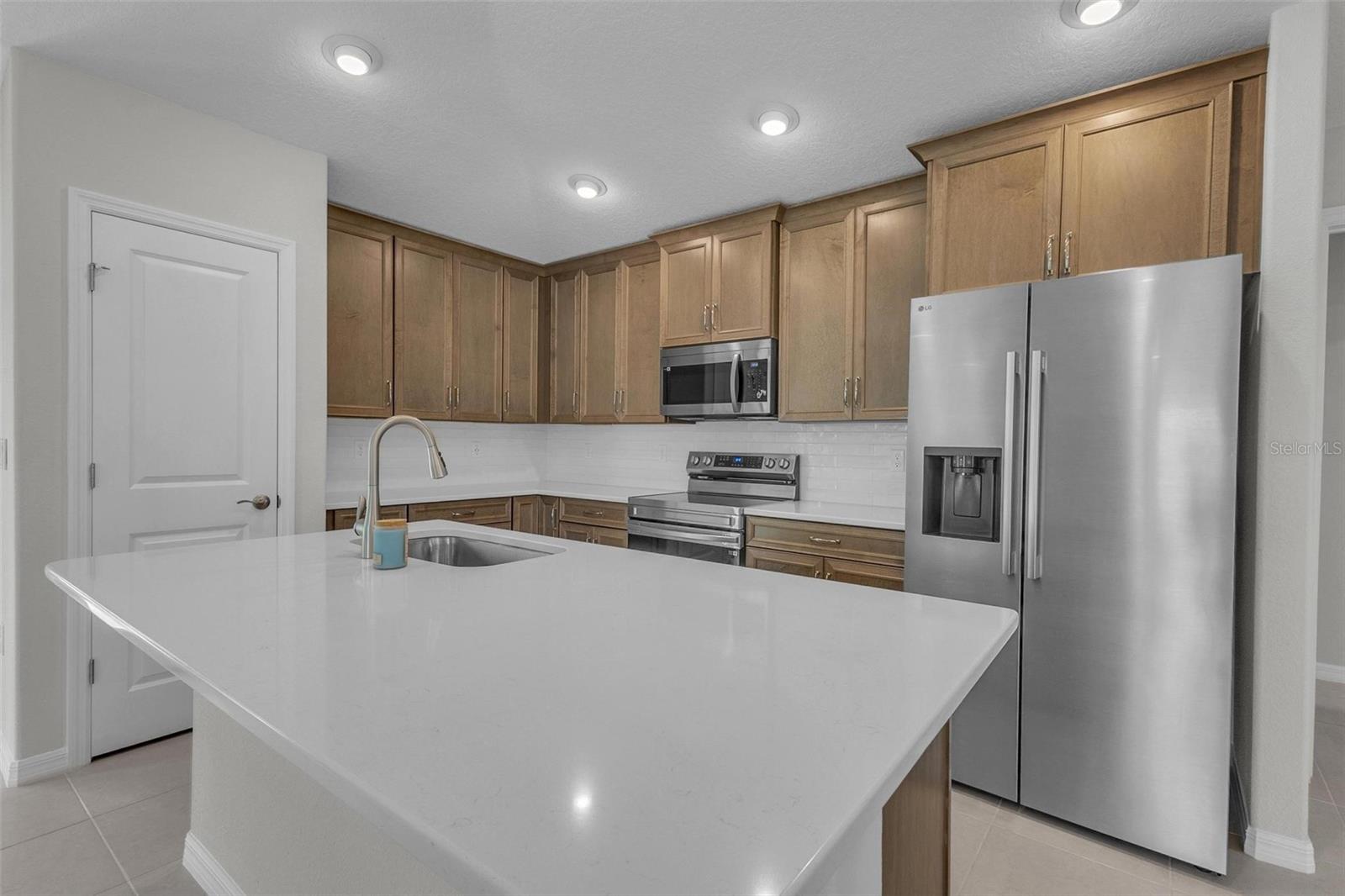 63 President Ln Property Photo 8