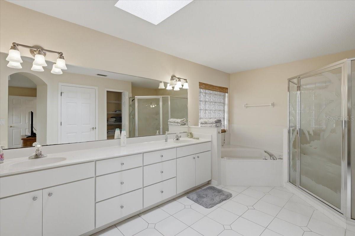 36 Cloverdale Ct N Property Photo 25