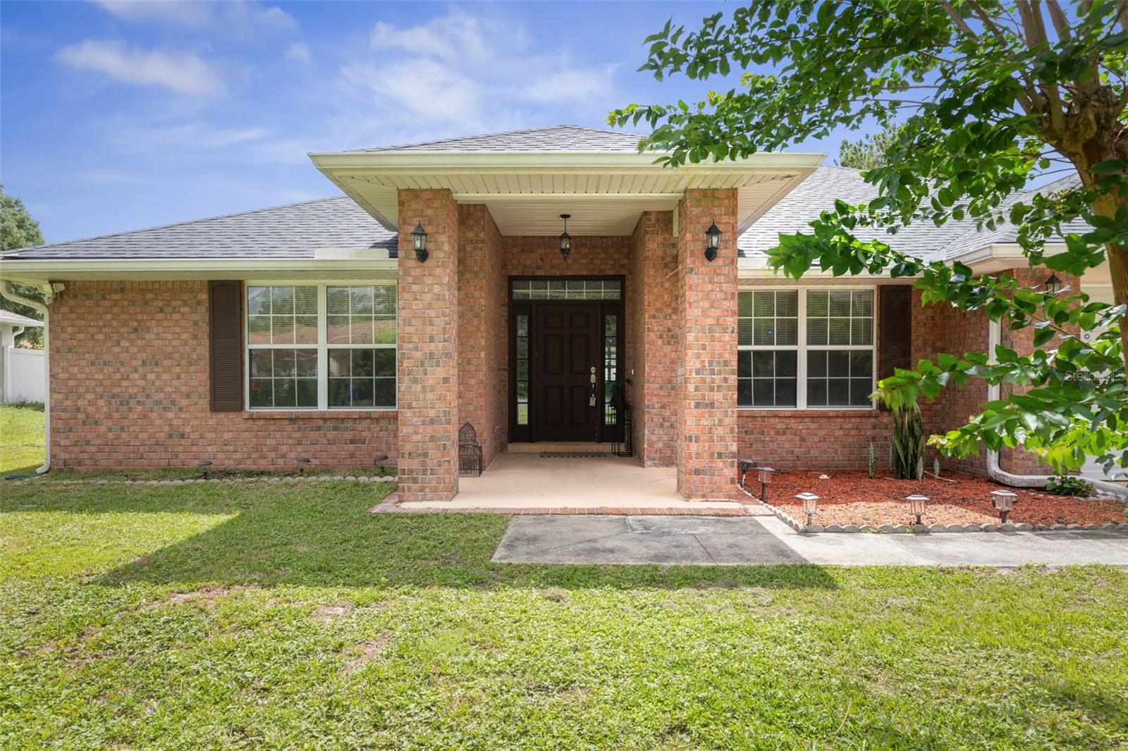 25 Pillory Ln Property Photo 1
