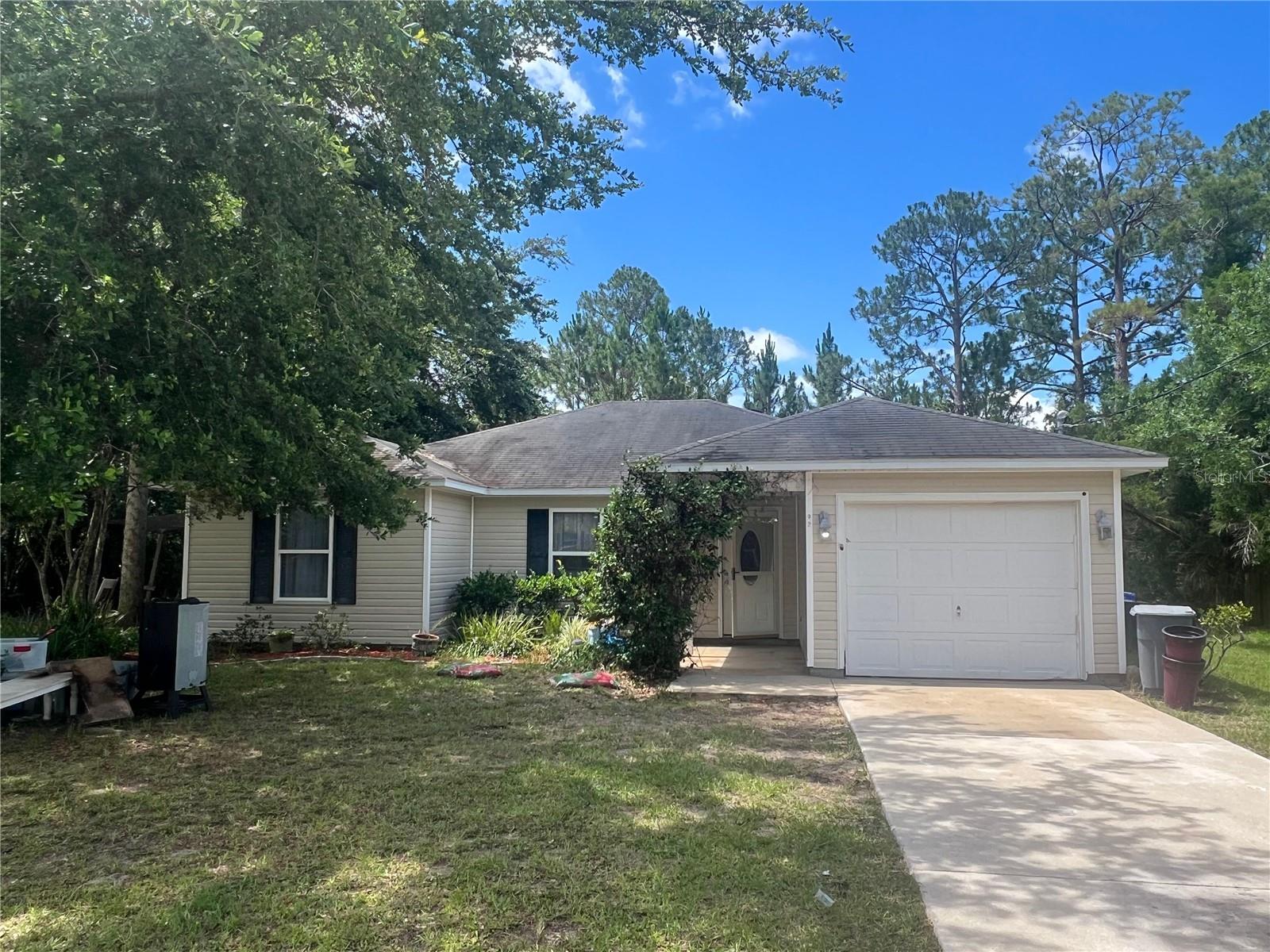 92 Wheatfield Dr Property Photo 1
