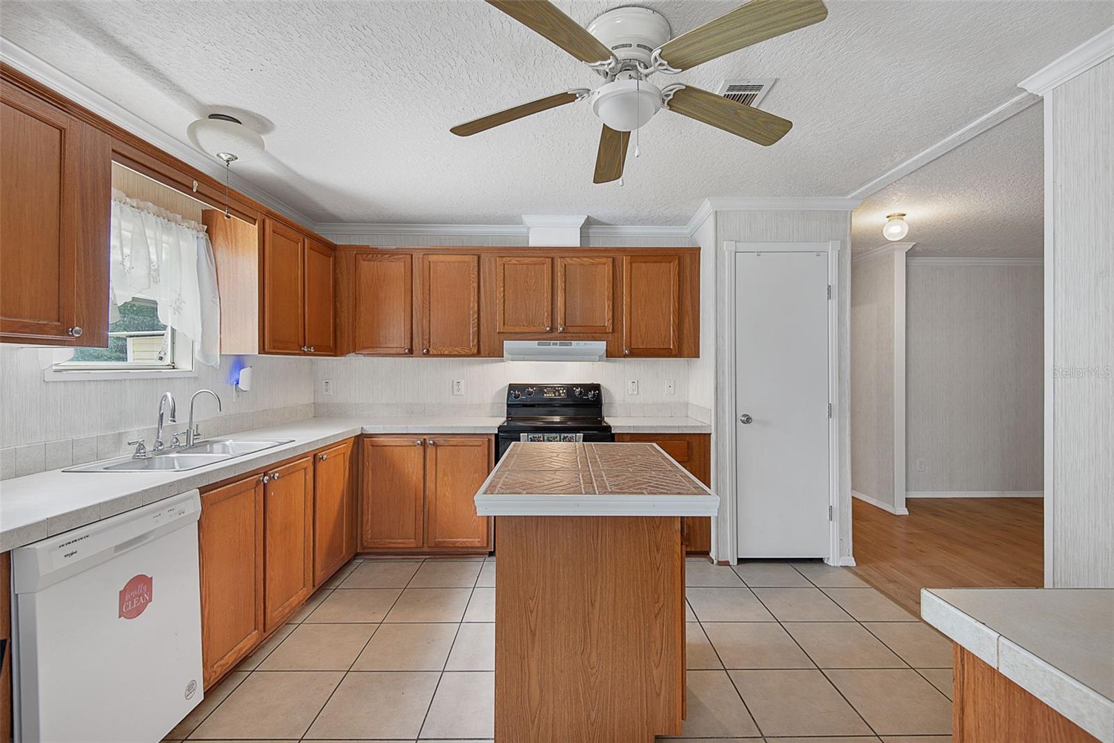 2094 Elder St Property Photo 22
