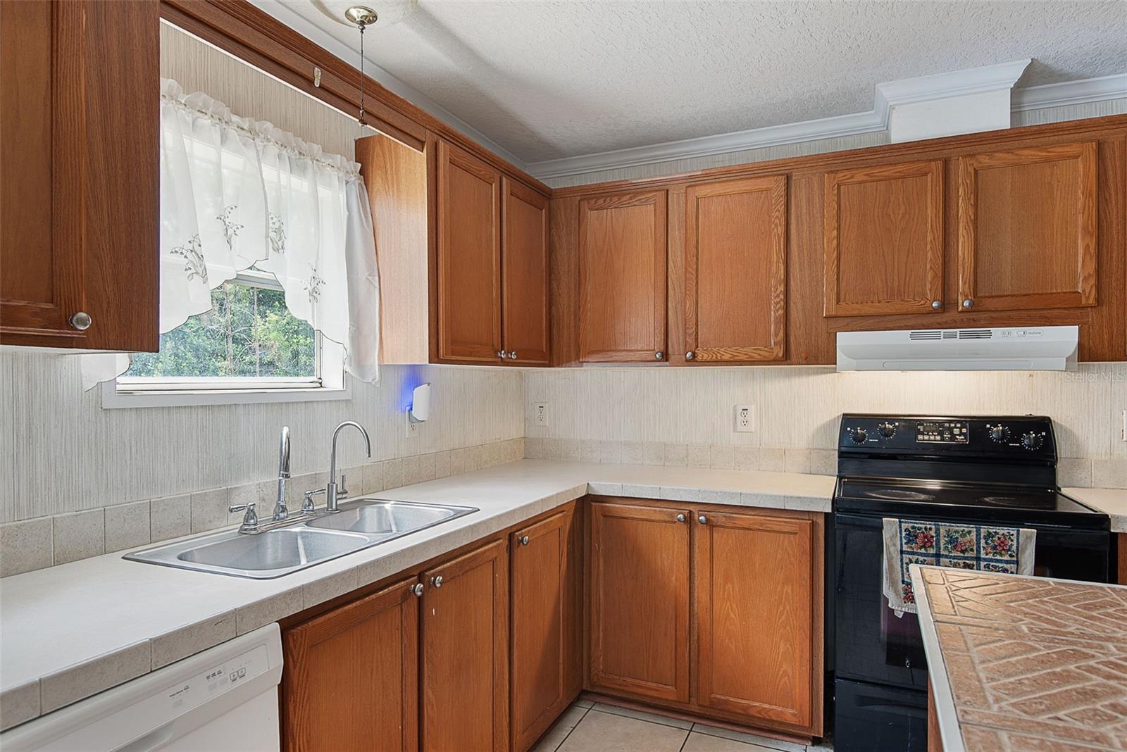 2094 Elder St Property Photo 23