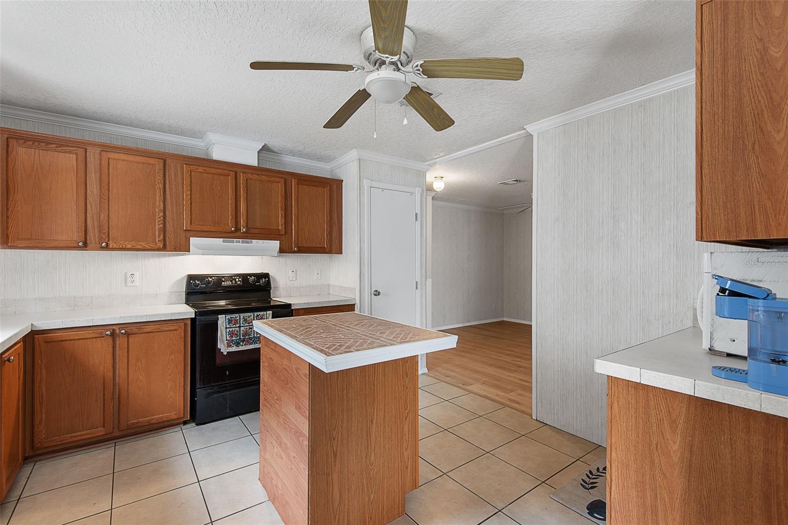 2094 Elder St Property Photo 24