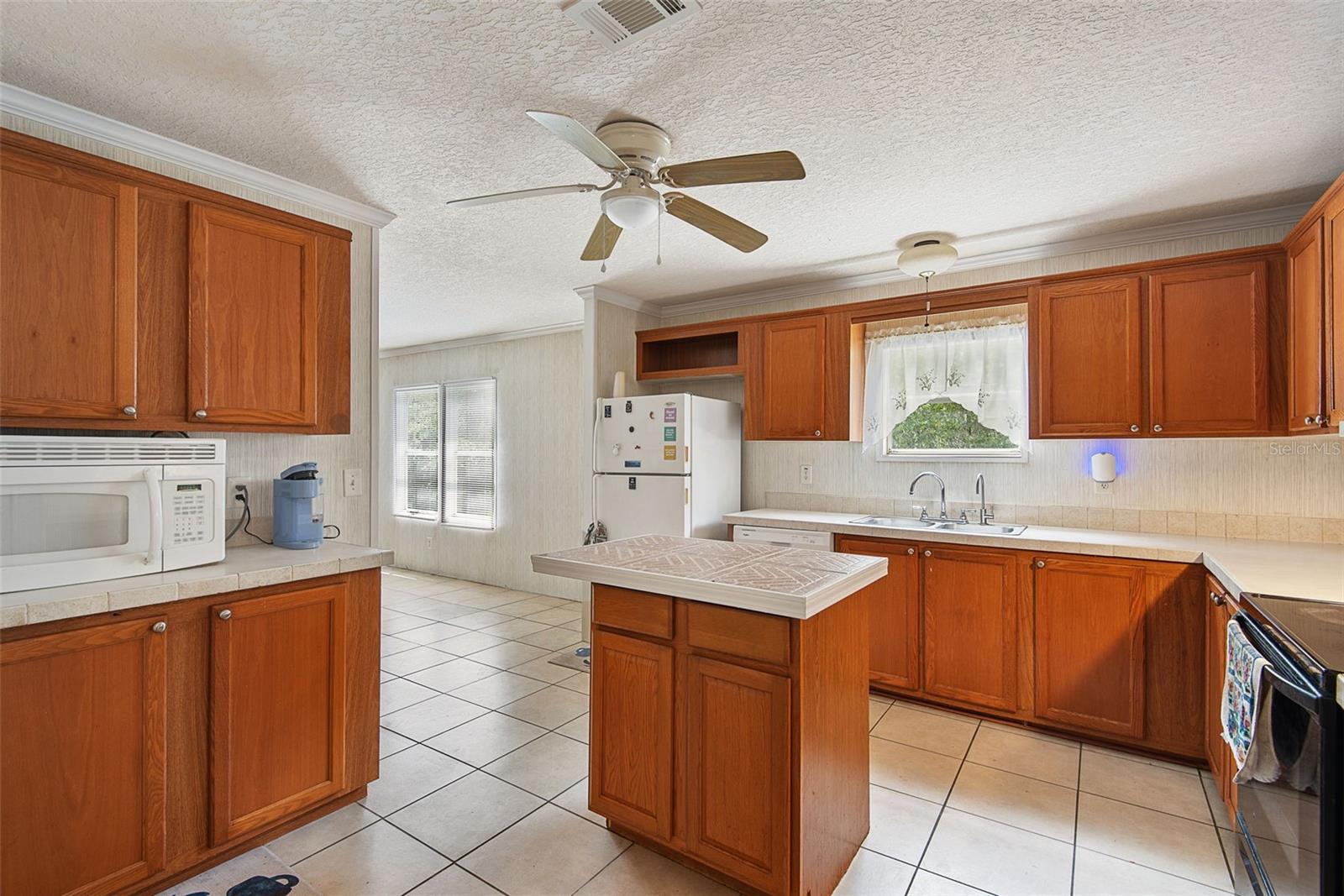 2094 Elder St Property Photo 25