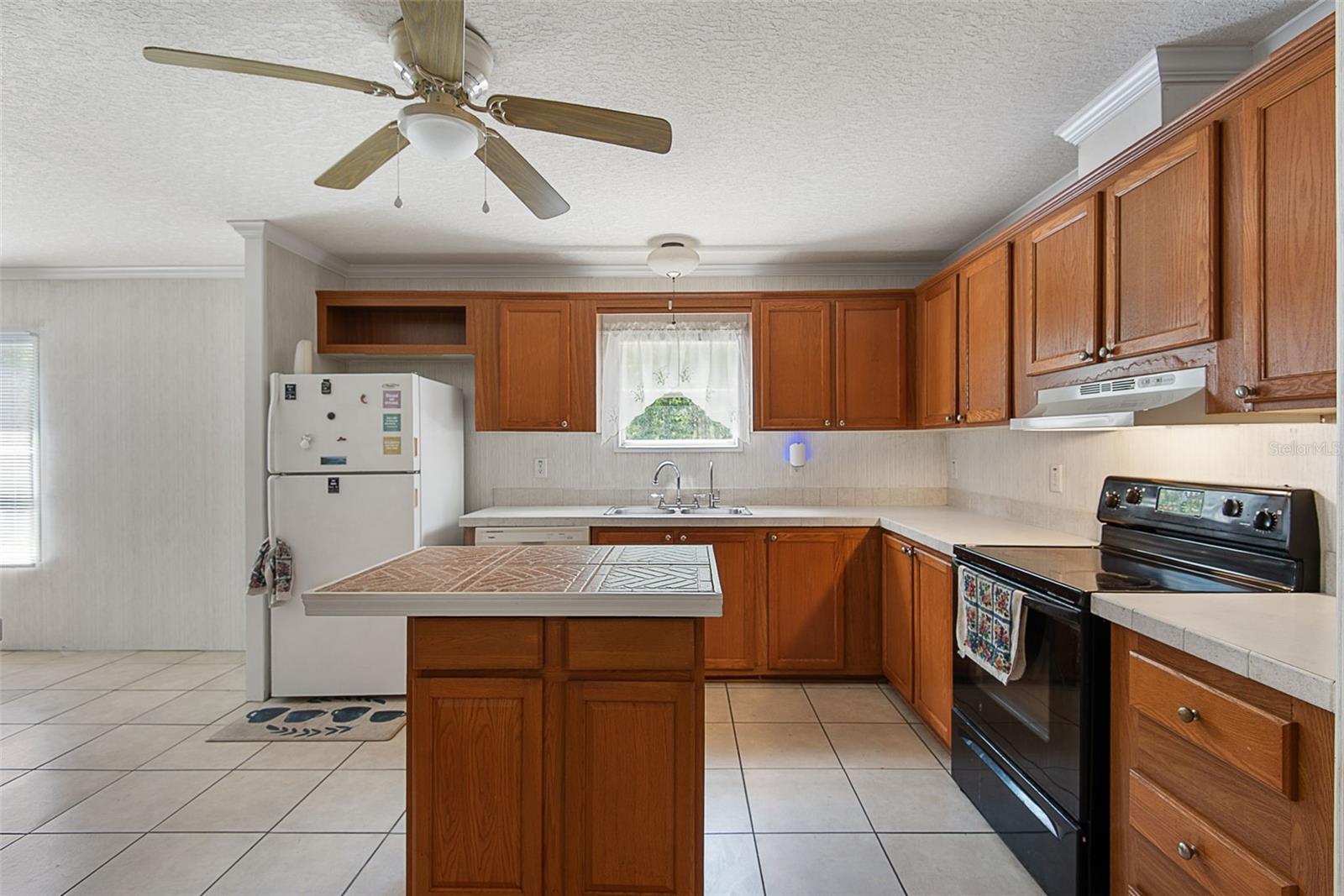 2094 Elder St Property Photo 26