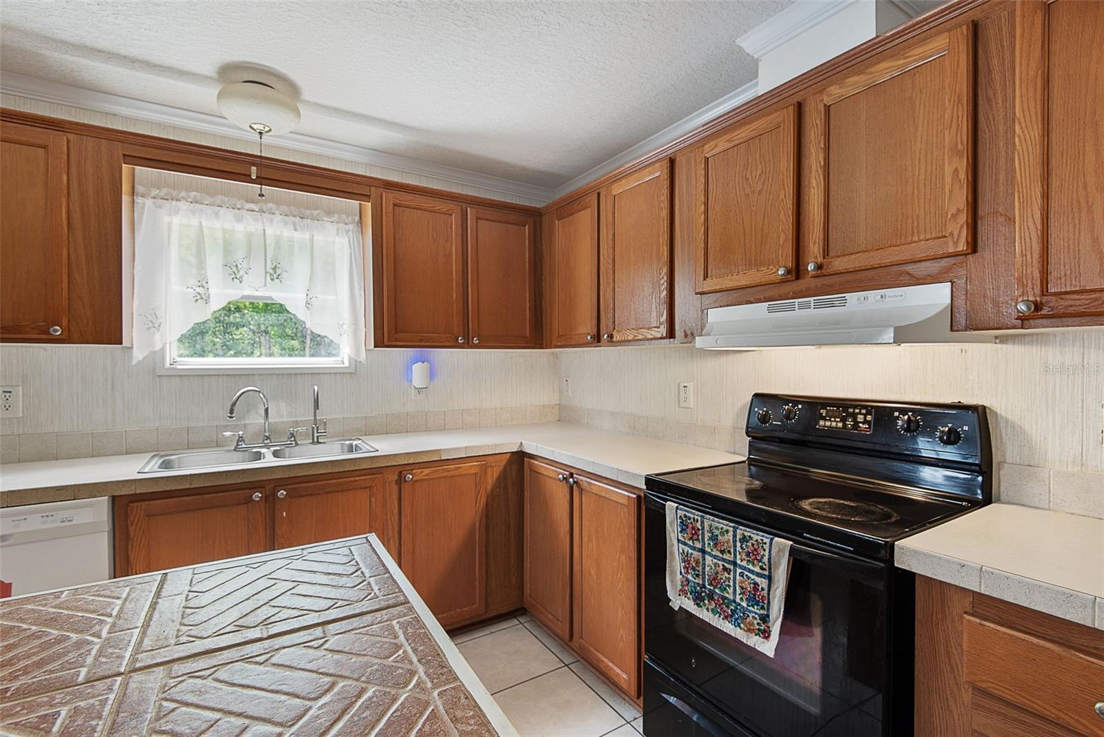 2094 Elder St Property Photo 27