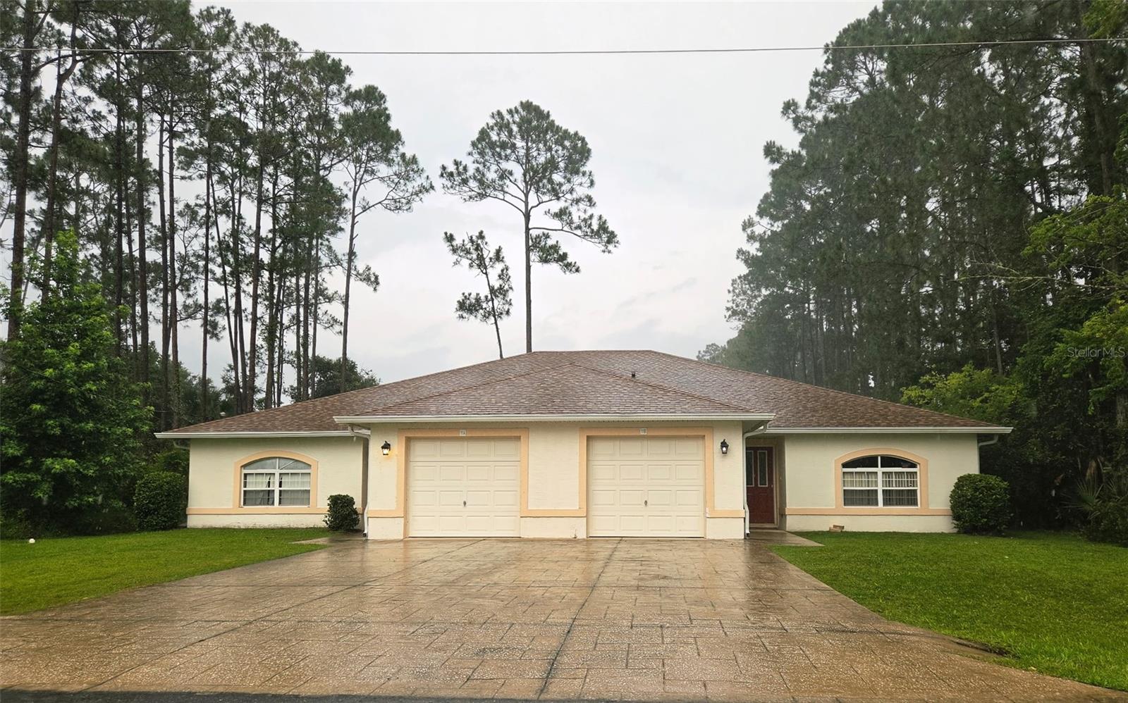 11 PONTIAC LN #B Property Photo 1