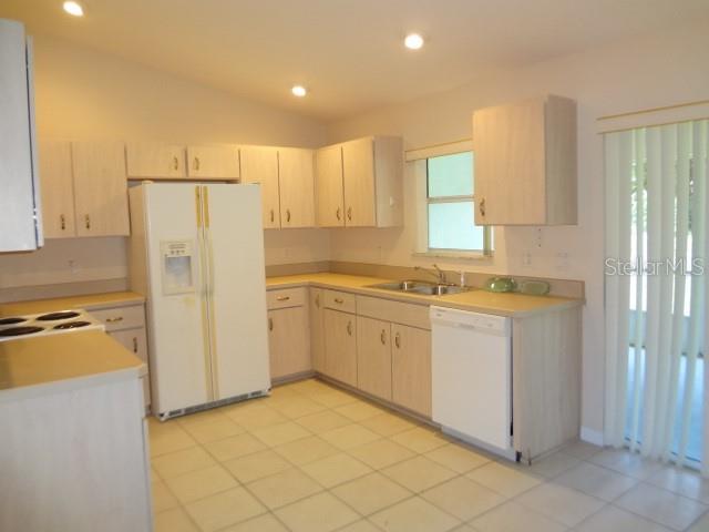 11 Pontiac Ln #b Property Photo 6