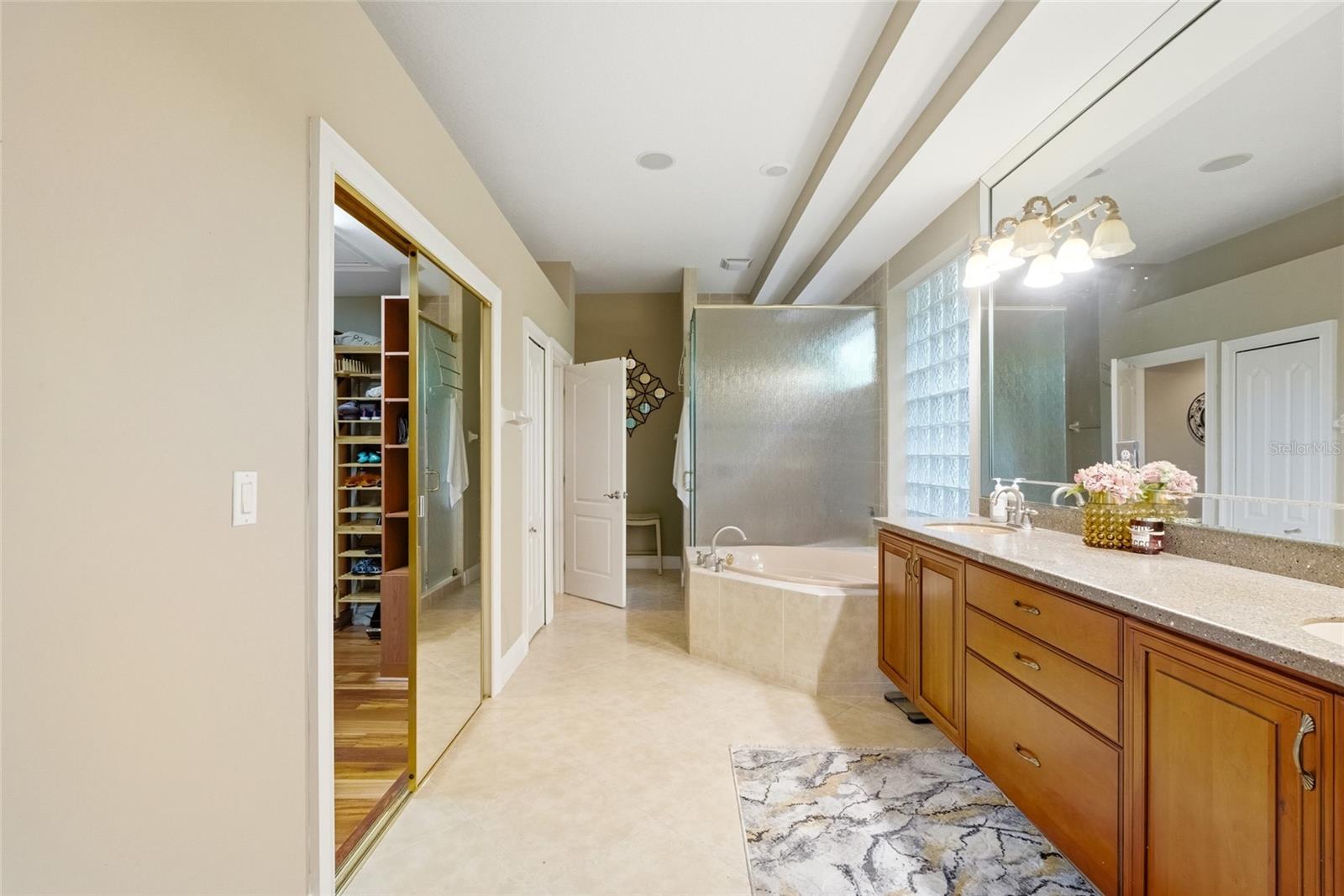 3 Flagship Ct Property Photo 27