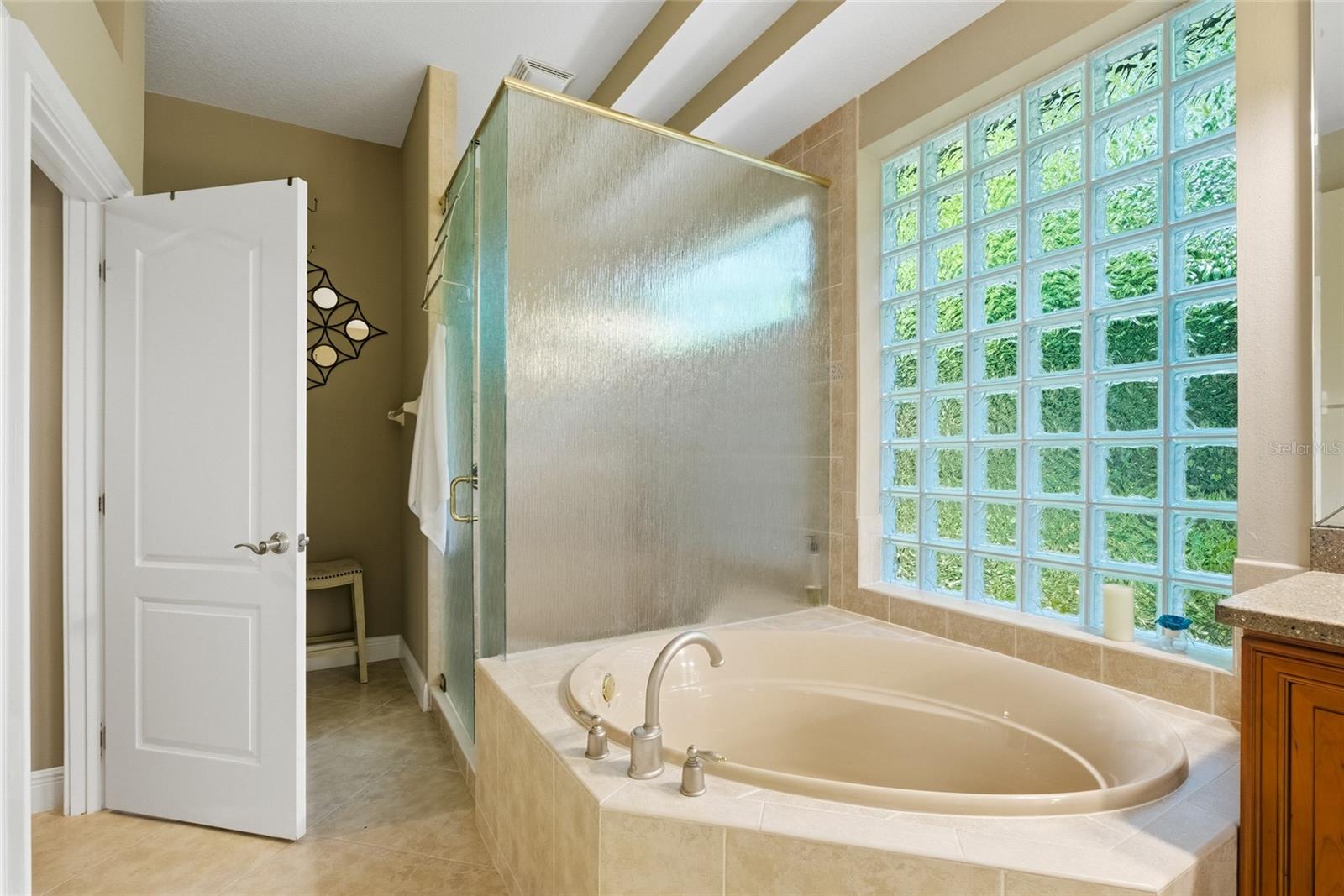 3 Flagship Ct Property Photo 29