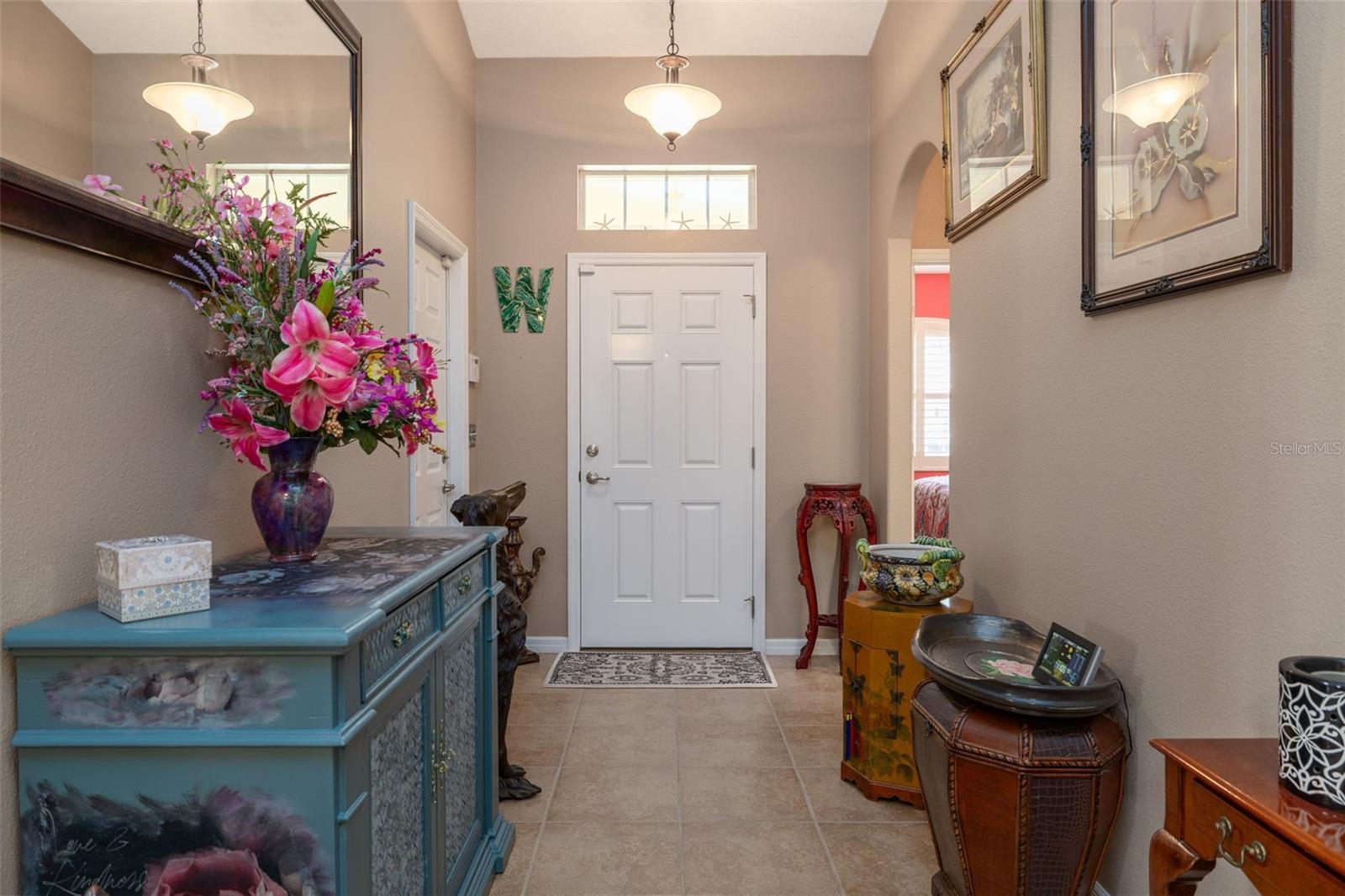 61 Raintree Cir Property Photo 4