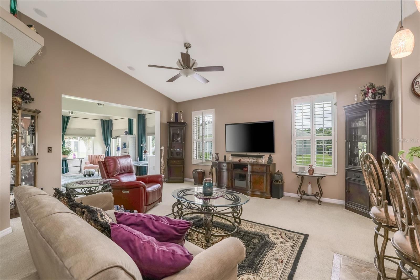 61 Raintree Cir Property Photo 11