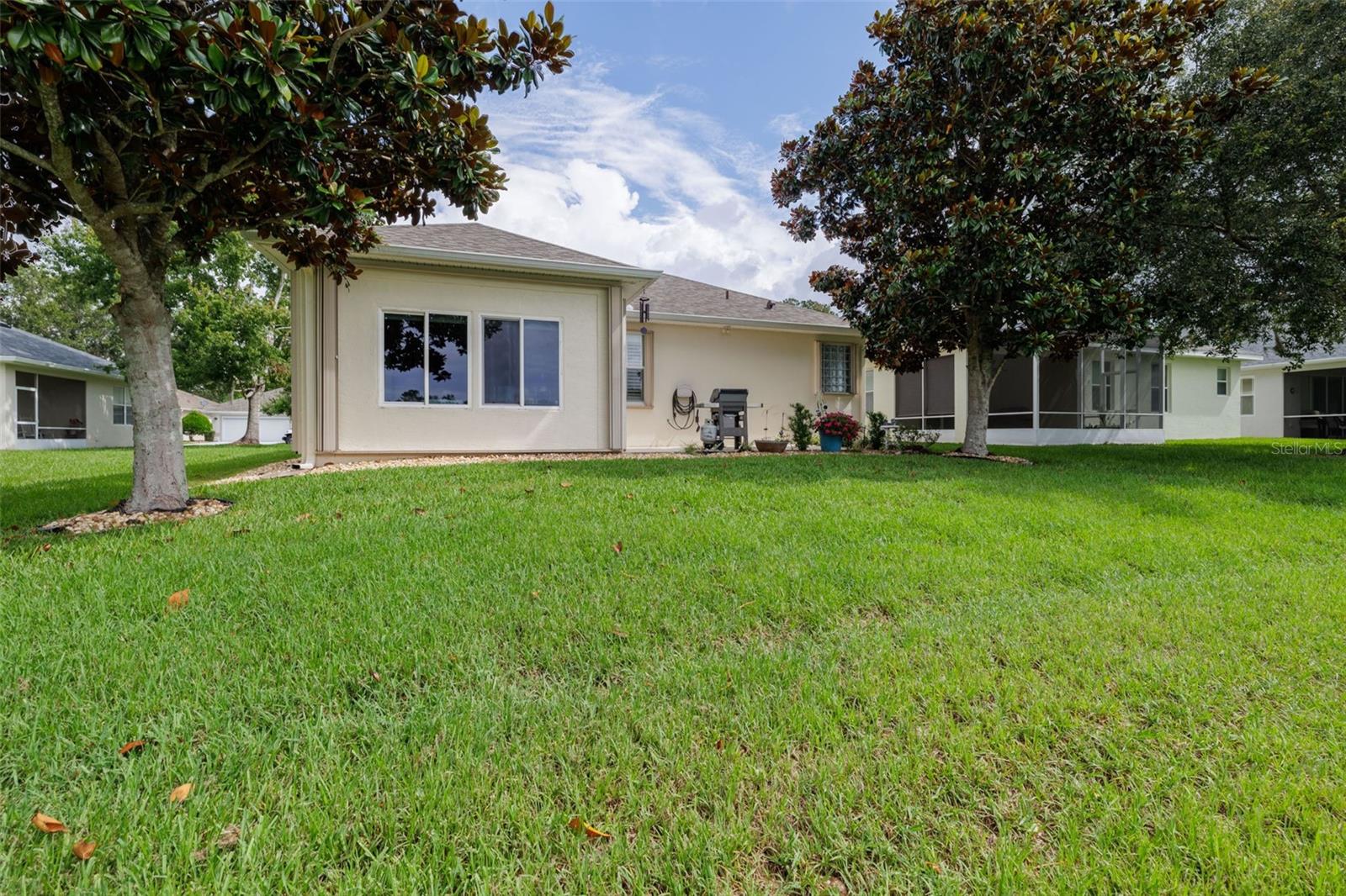 61 Raintree Cir Property Photo 24