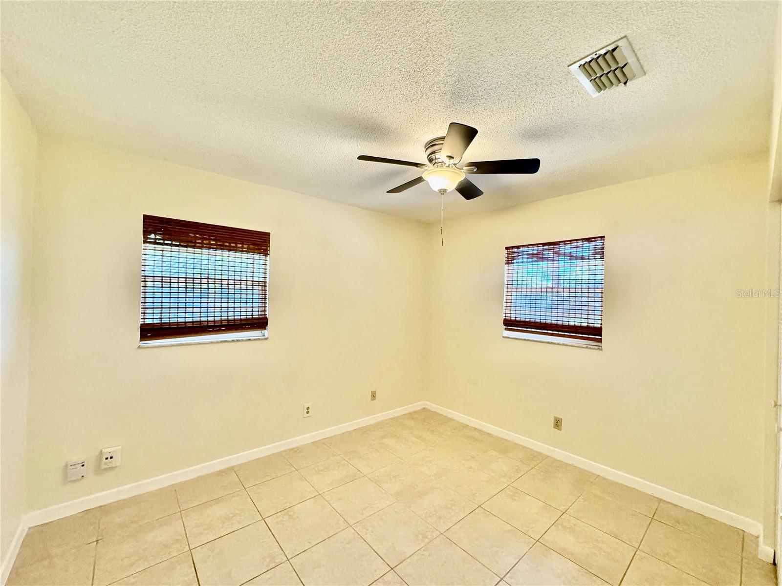 29 Foxhall Ln Property Photo 8