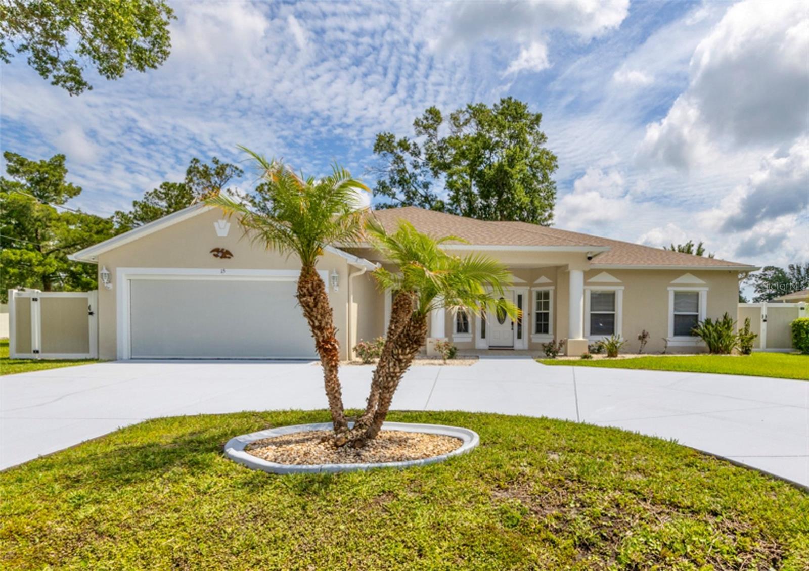 15 Royal Palm Ln Property Photo 1