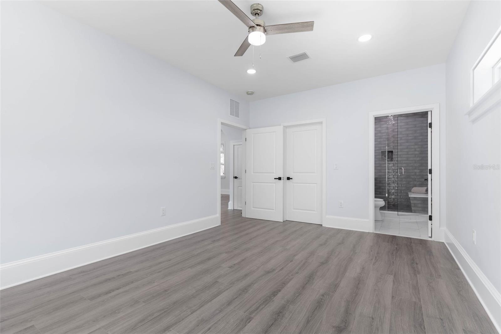 117 Hernandez Ave Property Photo 18