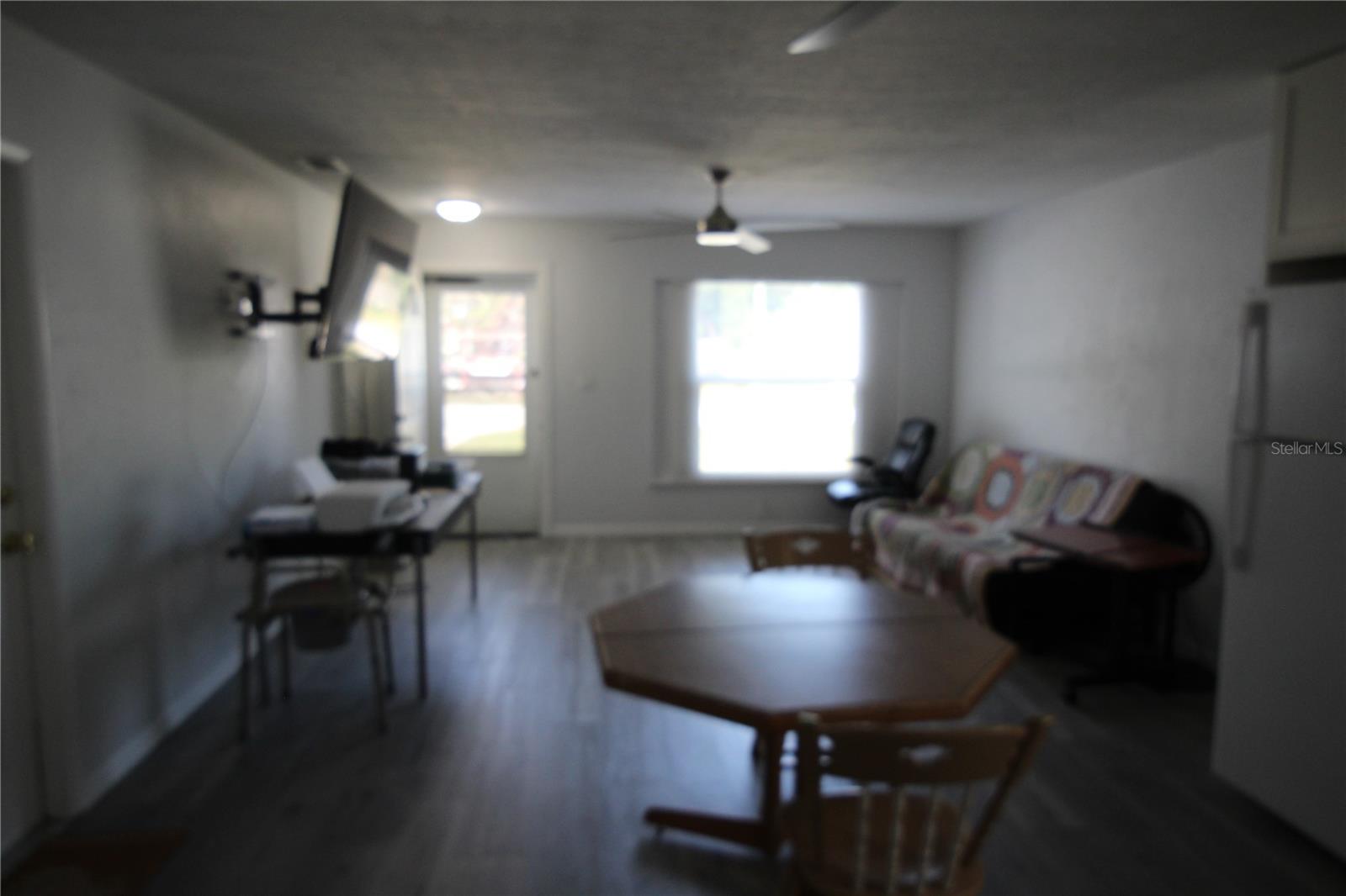 812 Oleander Ave Property Photo 4