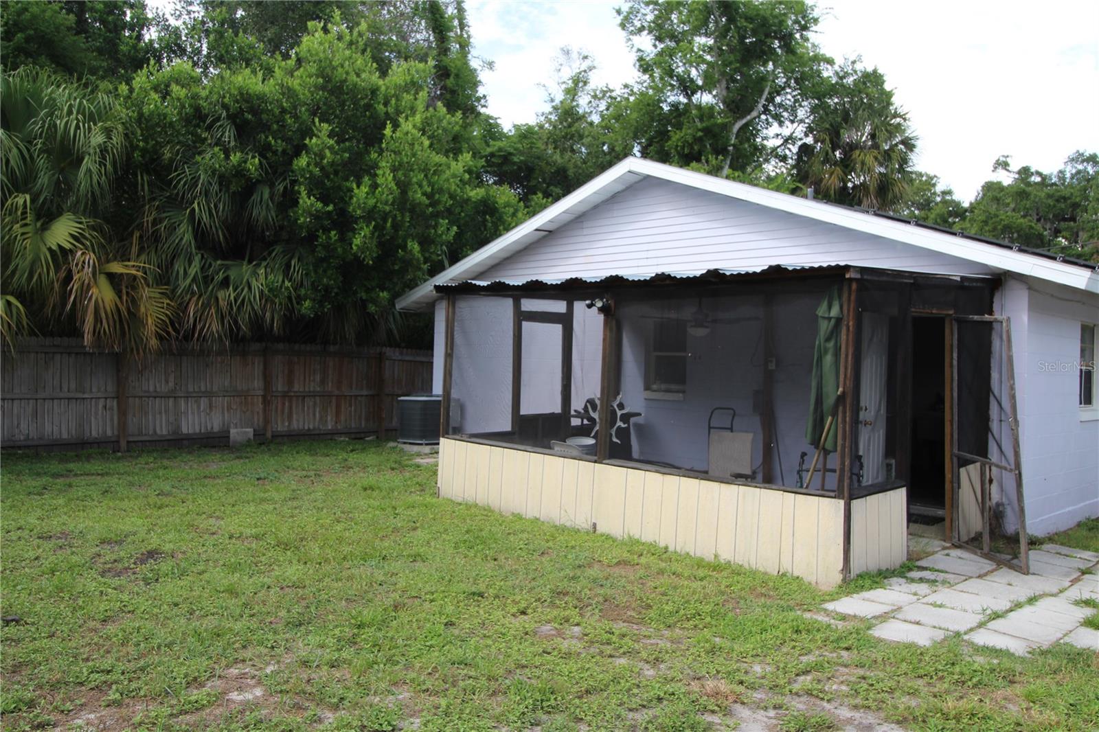 812 Oleander Ave Property Photo 11