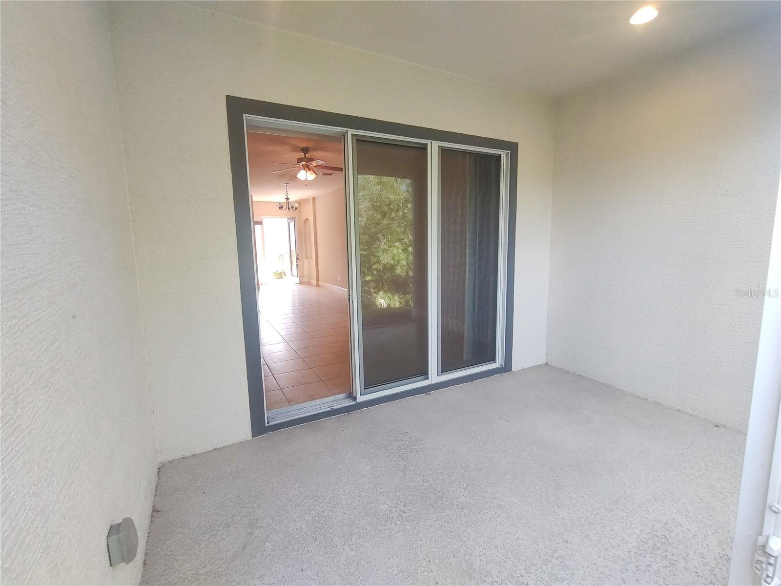 727 Aldenham Ln Property Photo 7