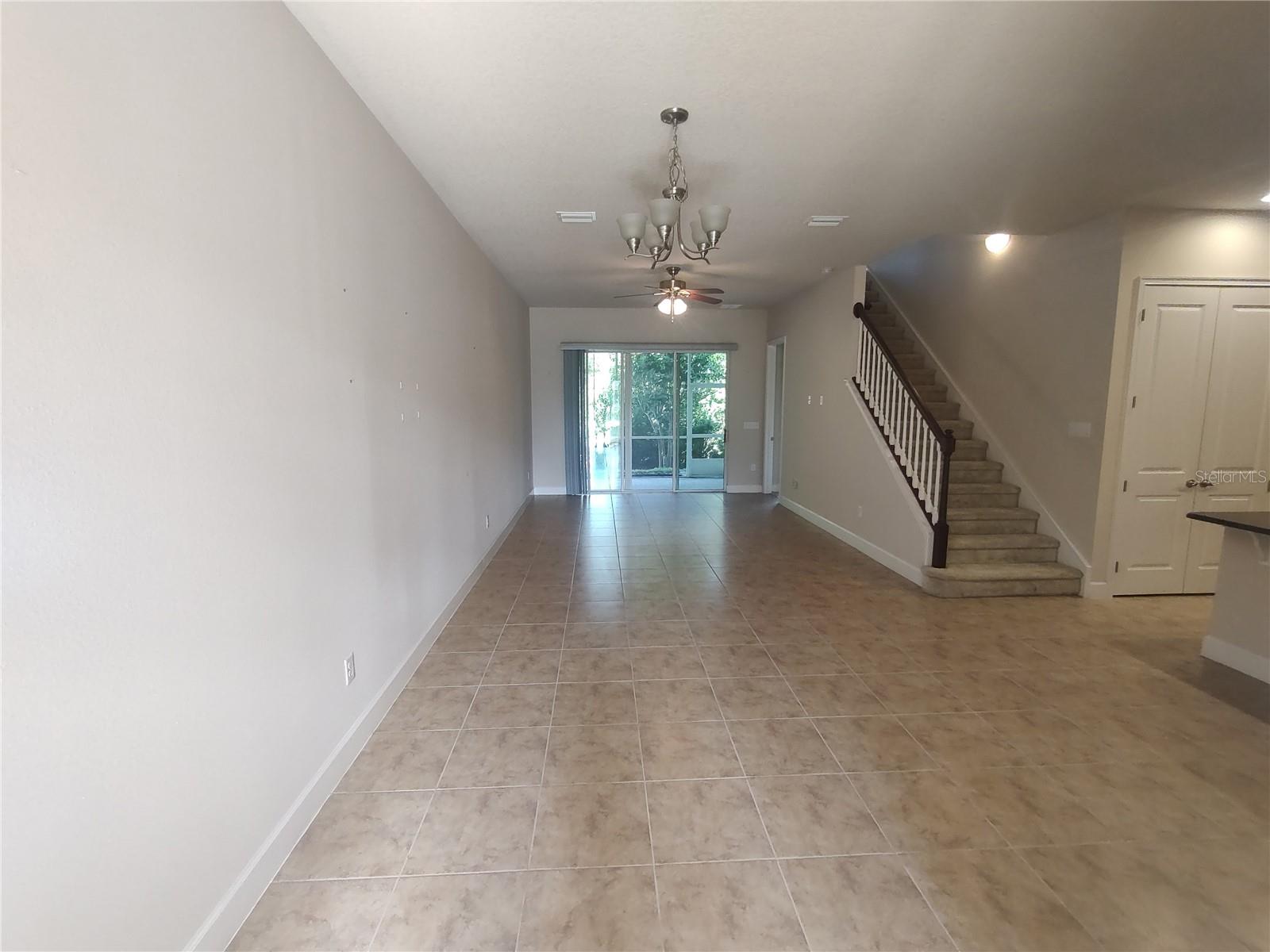 727 Aldenham Ln Property Photo 9