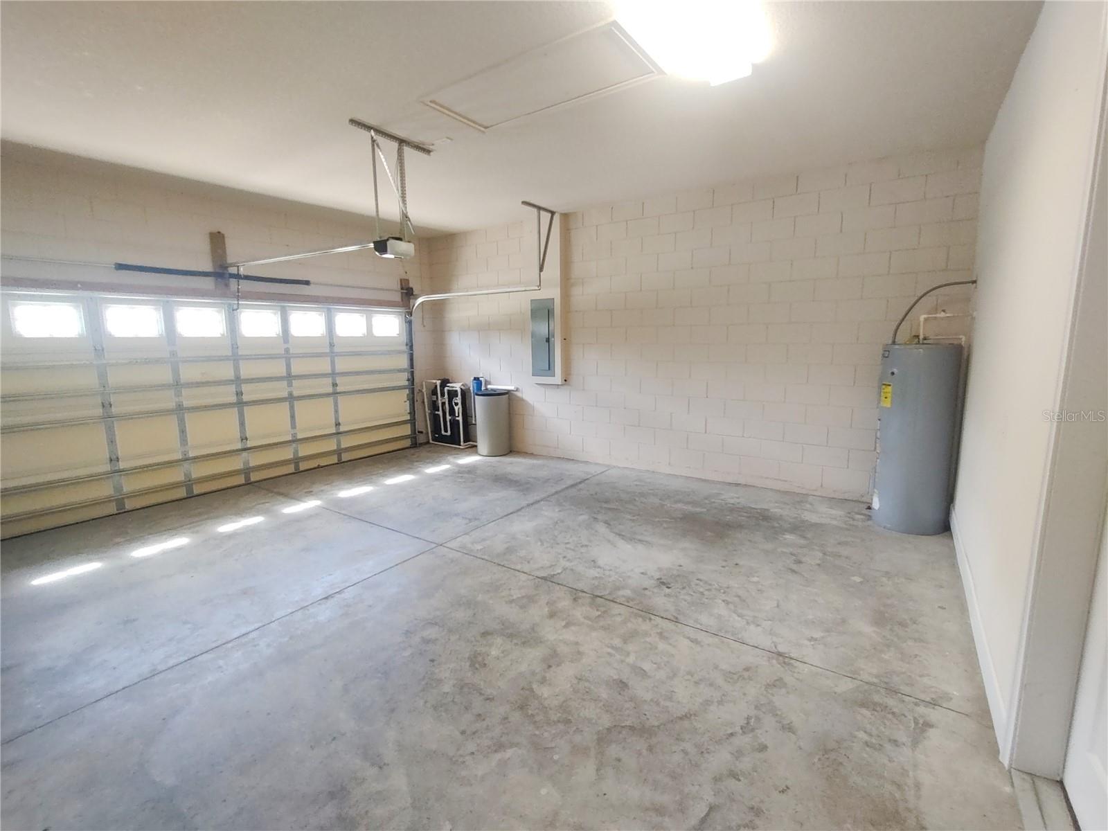 727 Aldenham Ln Property Photo 15