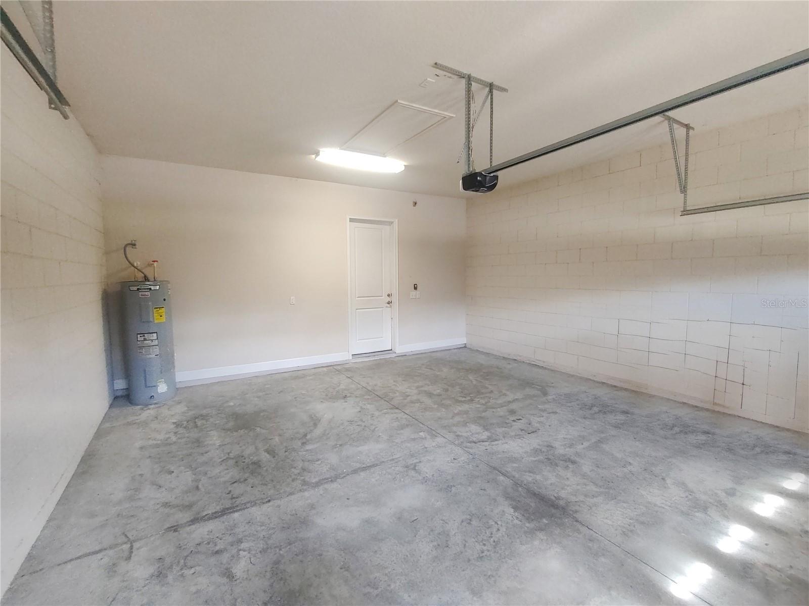 727 Aldenham Ln Property Photo 17