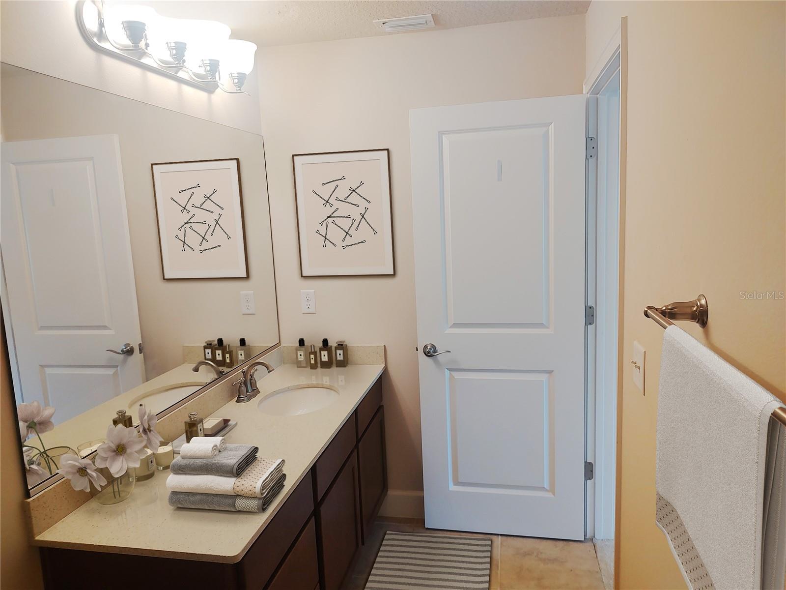 727 Aldenham Ln Property Photo 34