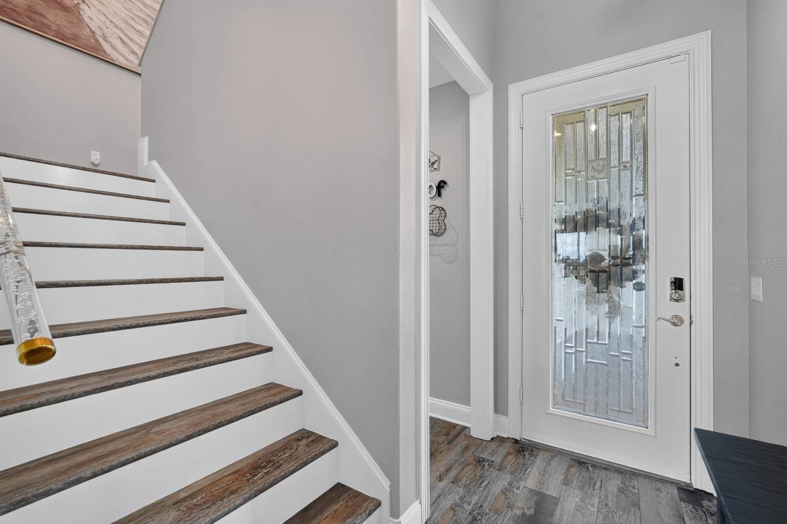 32 Northshore Ave Property Photo 6