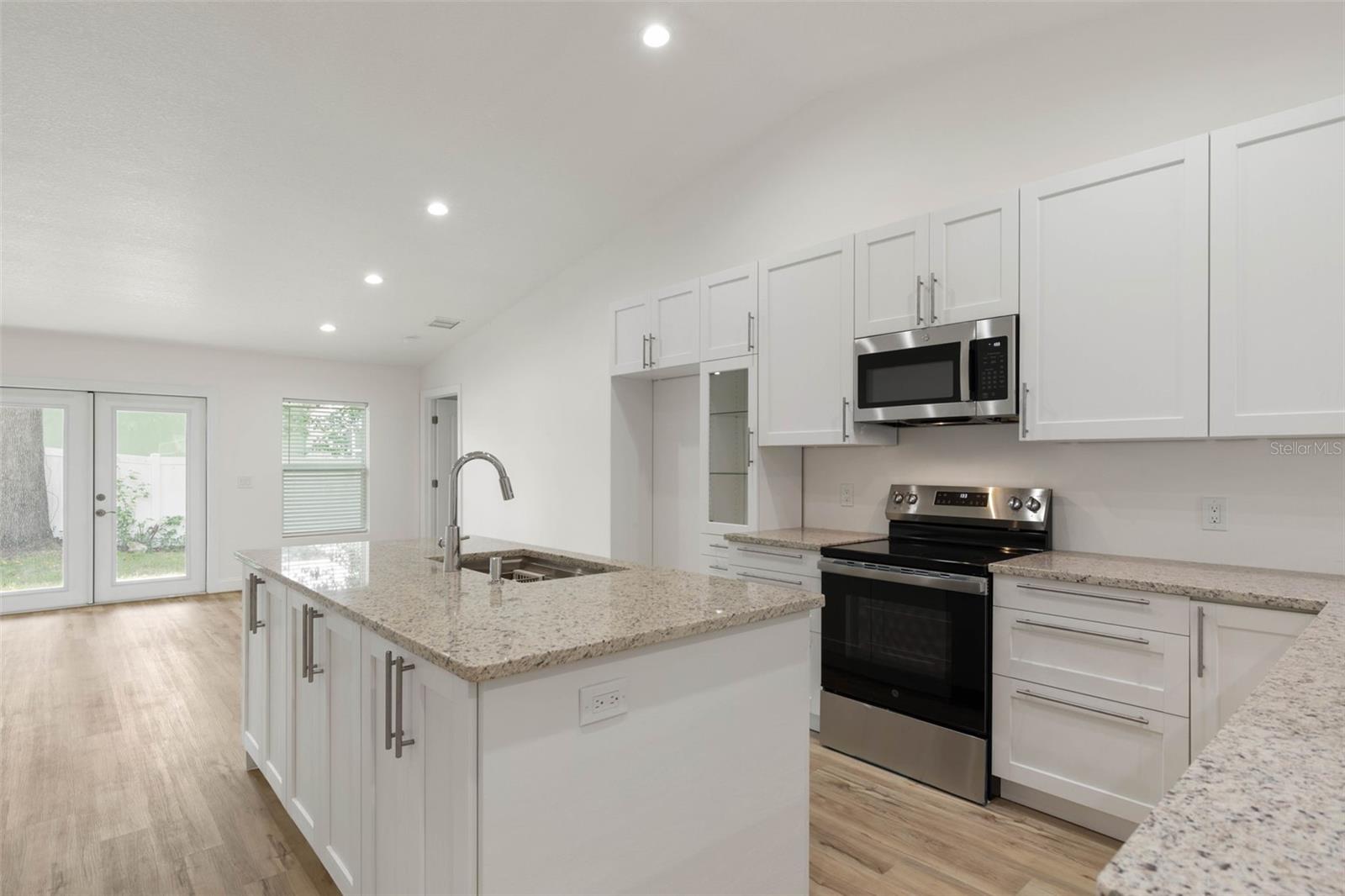 28 Woodston Ln Property Photo 11