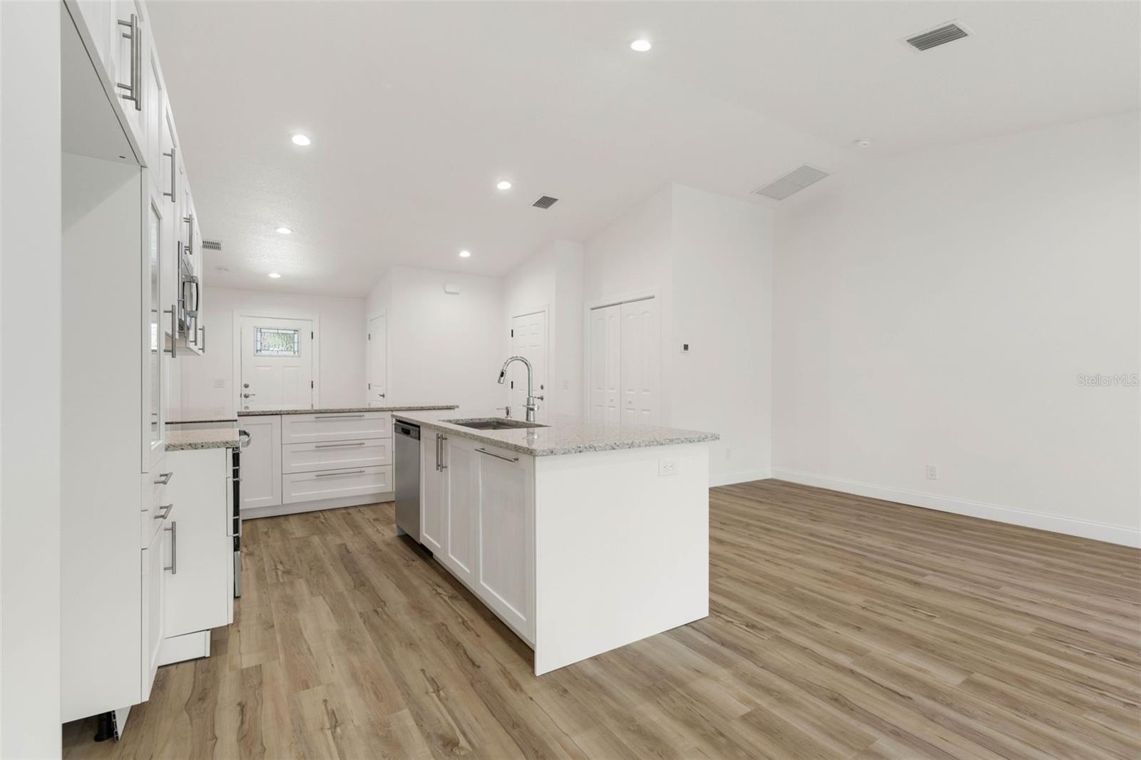 28 Woodston Ln Property Photo 14