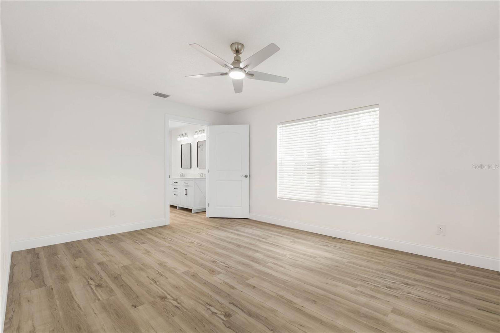 28 Woodston Ln Property Photo 16