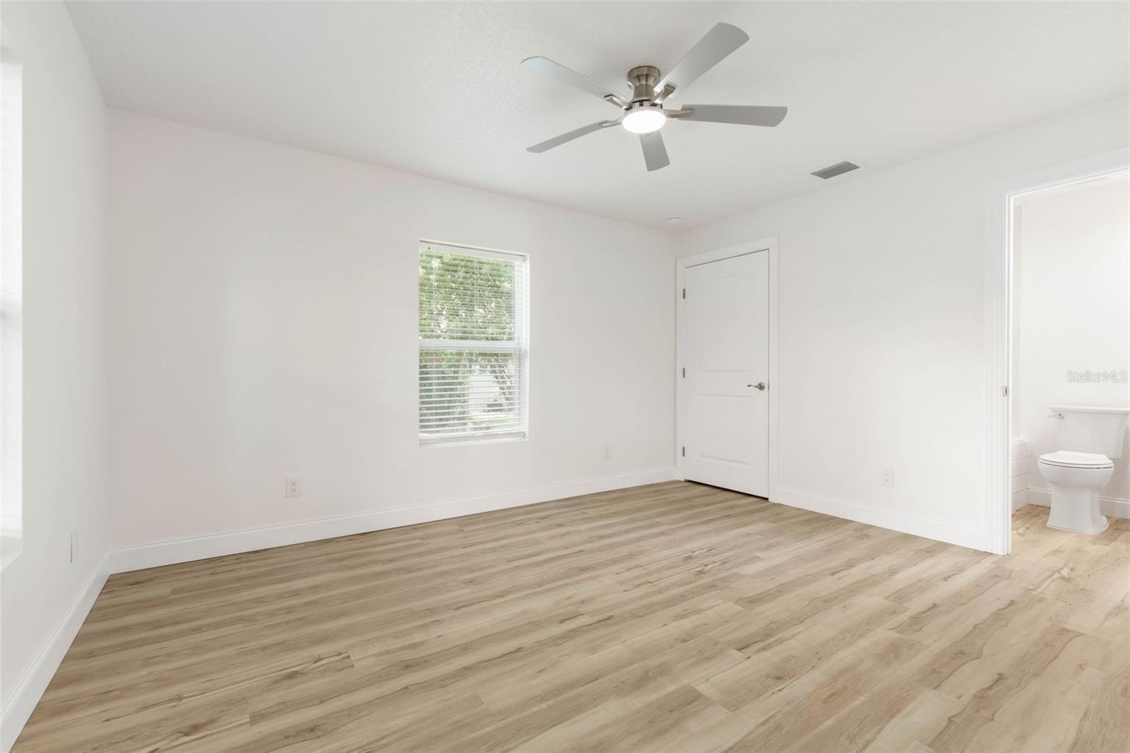 28 Woodston Ln Property Photo 24