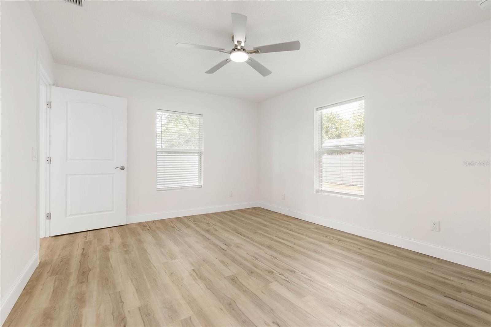 28 Woodston Ln Property Photo 27