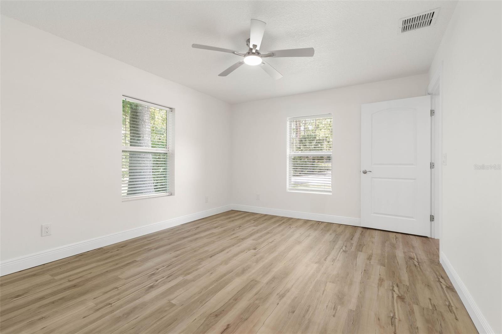 28 Woodston Ln Property Photo 30