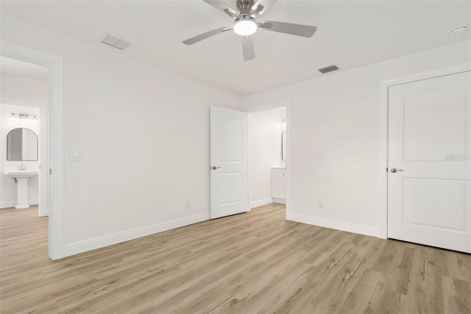 28 Woodston Ln Property Photo 32