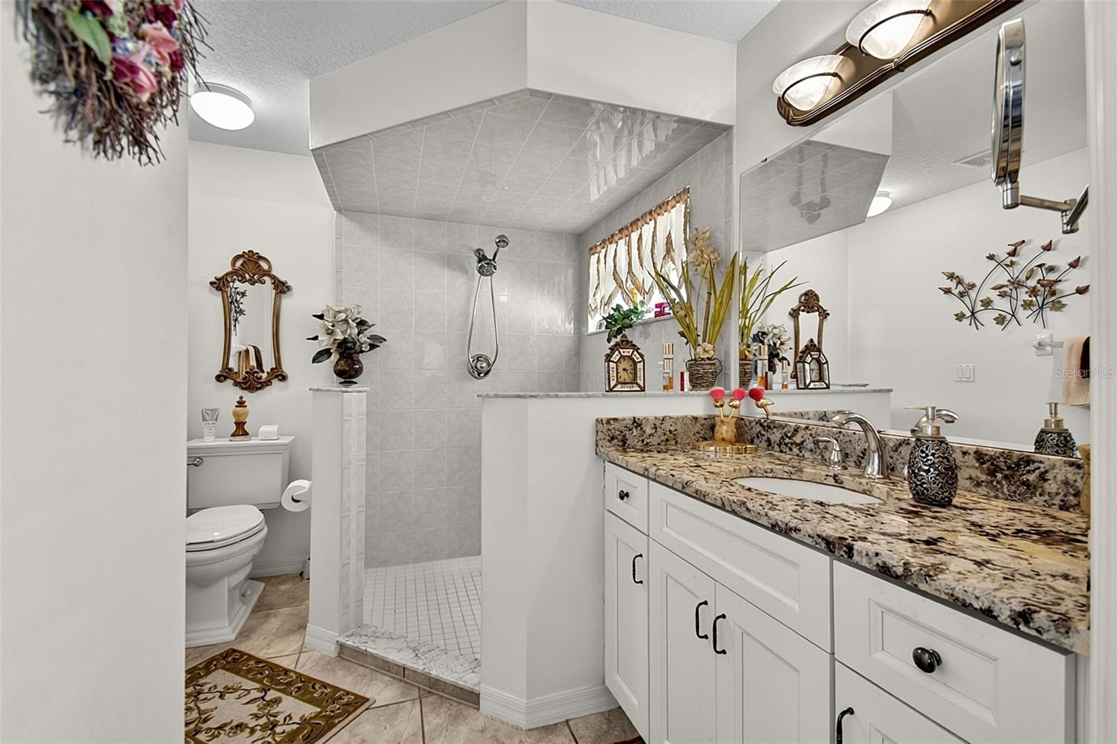 24 Lynbrook Dr Property Photo 7