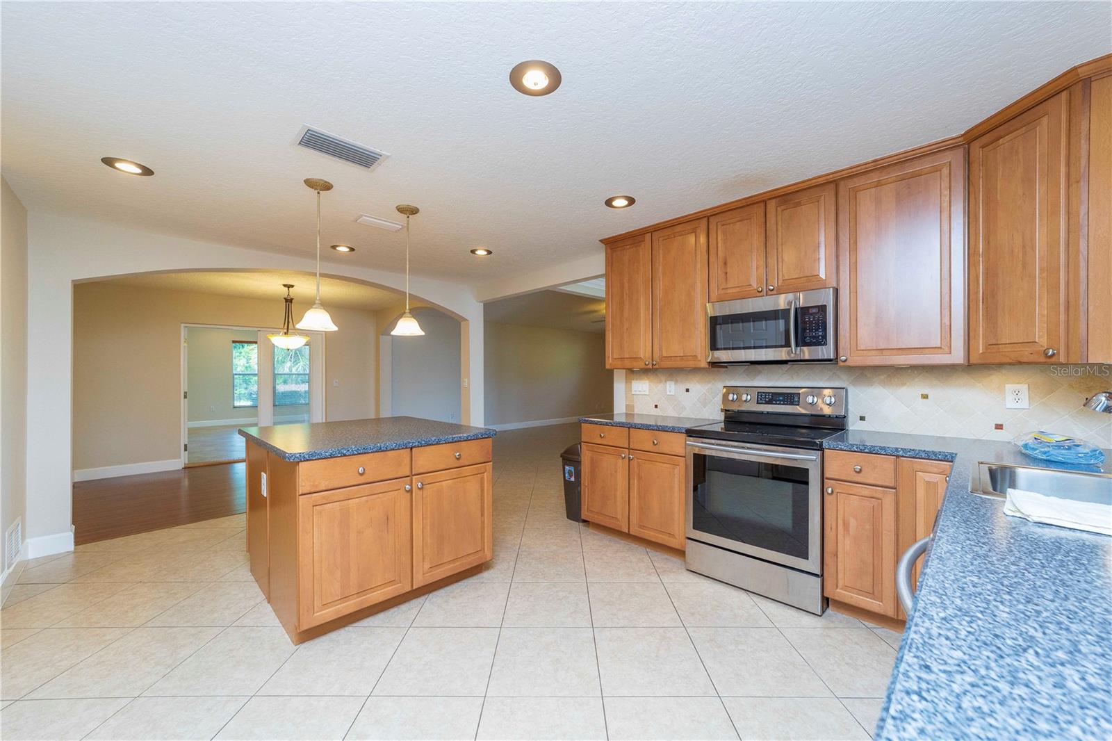 10 Blyth Pl Property Photo 16
