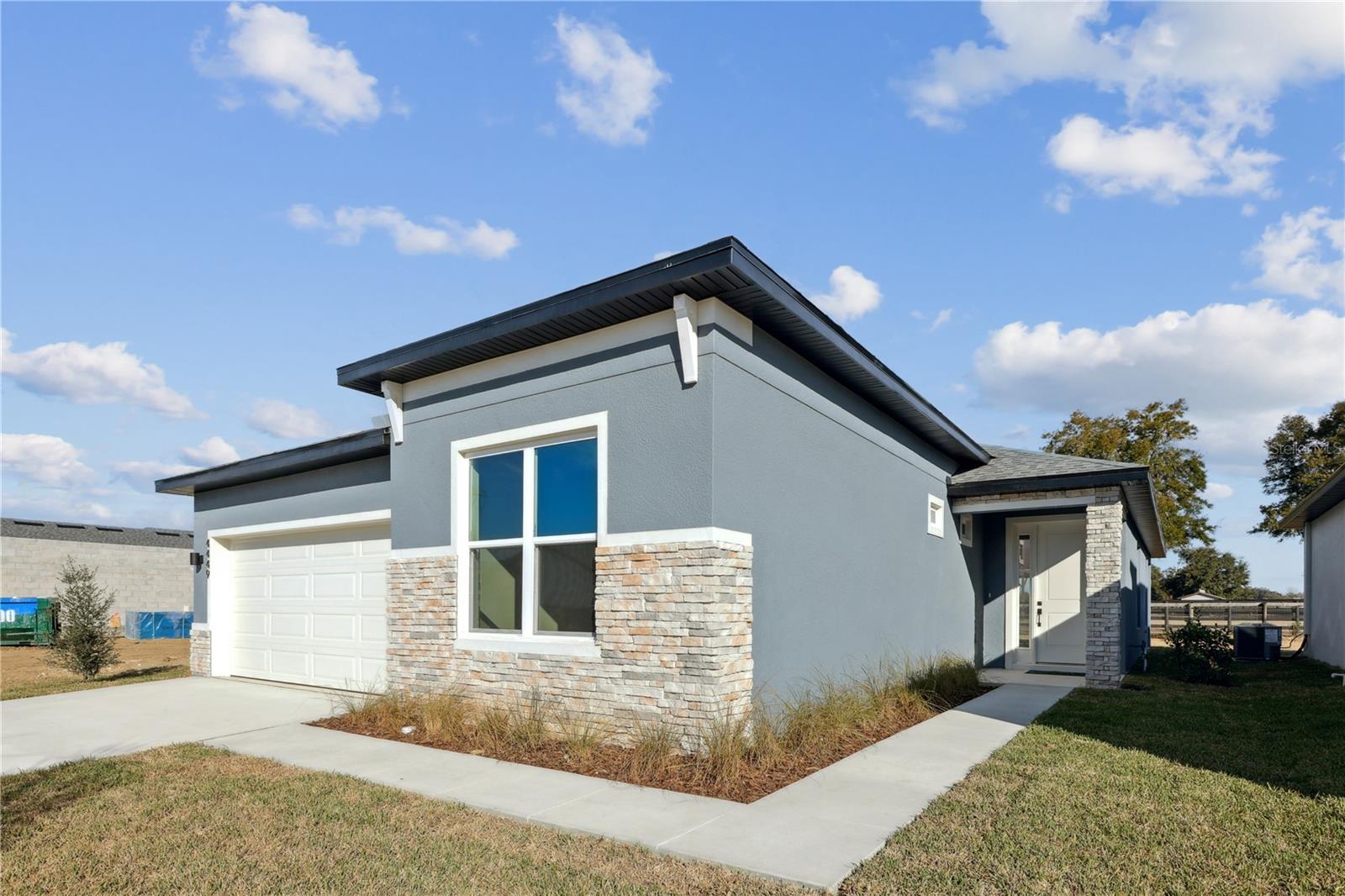 82 Springwood Dr Property Photo 3