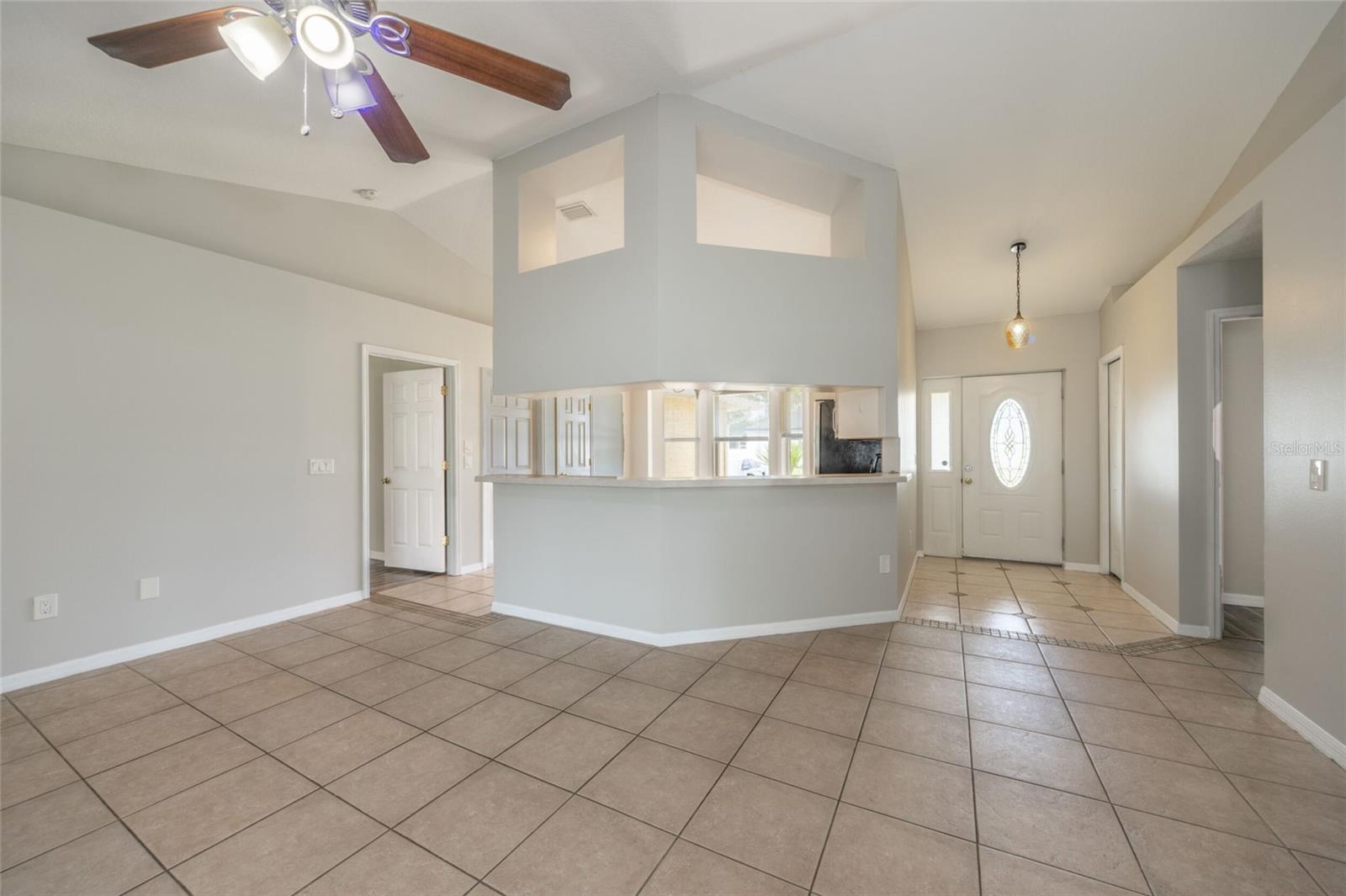 37 Rockefeller Dr Property Photo 2