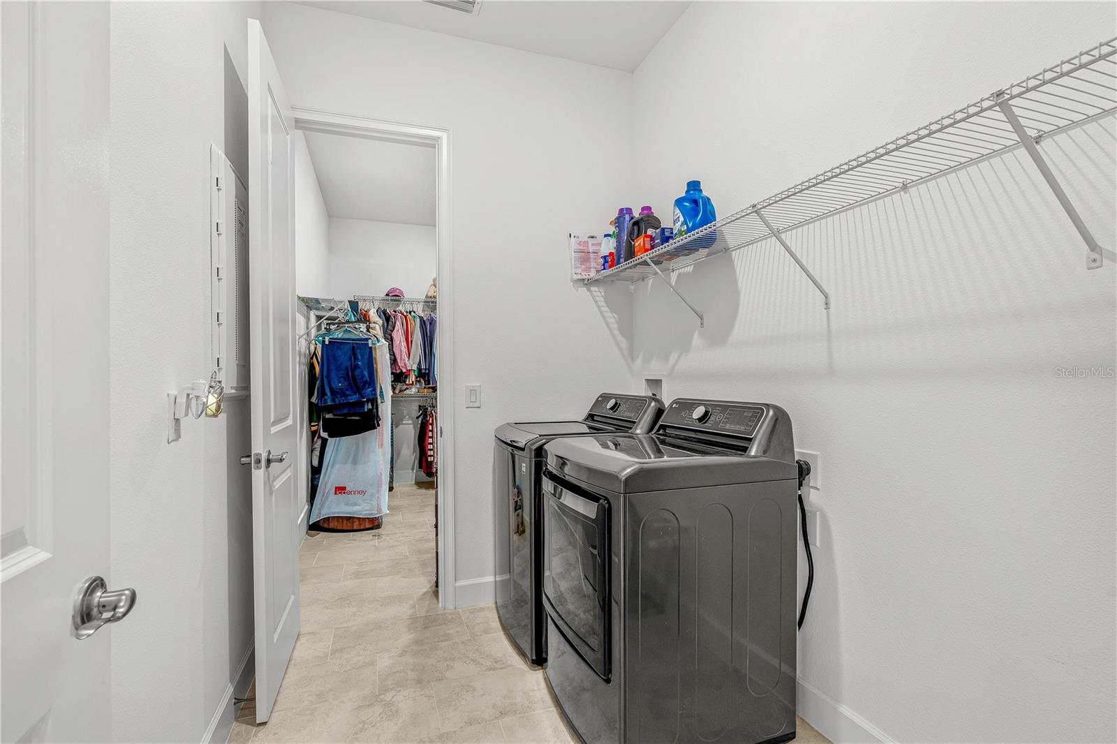 268 Mosaic Blvd Property Photo 27