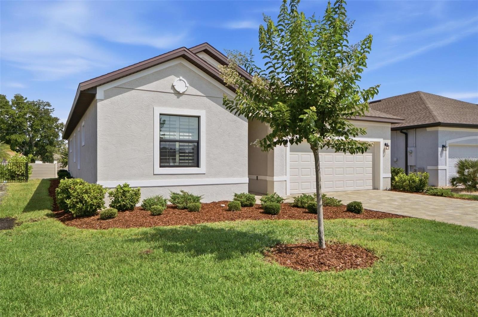 17 GREEN CIR Property Photo 1